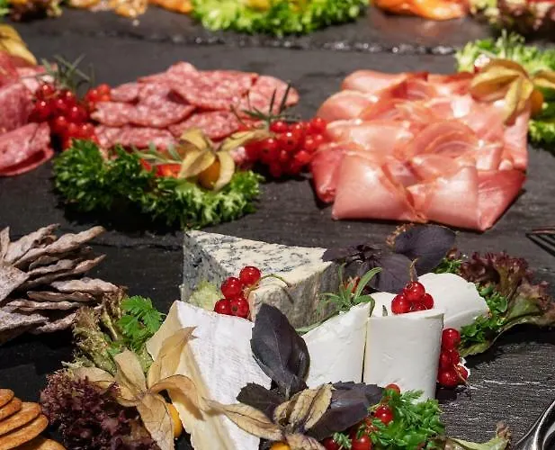 トーン マリティム